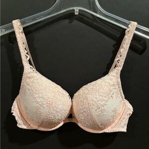 Victoria's Secret 38C Lace Soft Pink Bra